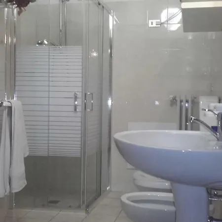 فندق مبيت وإفطار Lilium 3*